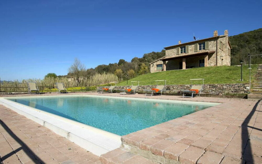 villa-il-cipresso-aerea3 14