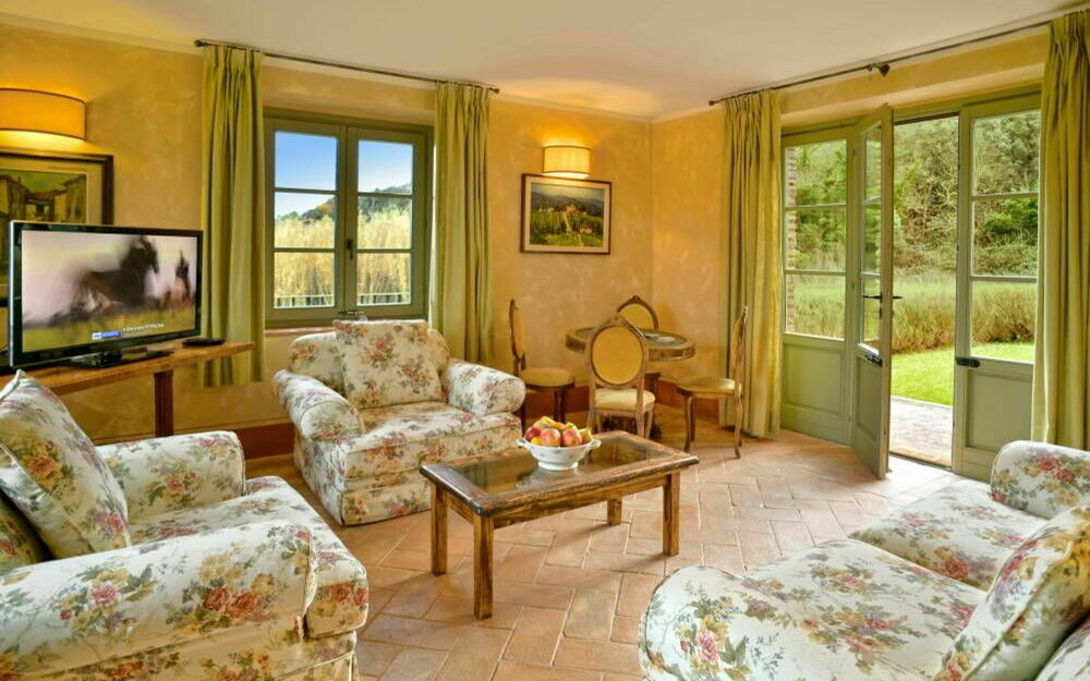 villa-il-cipresso-aerea3 18