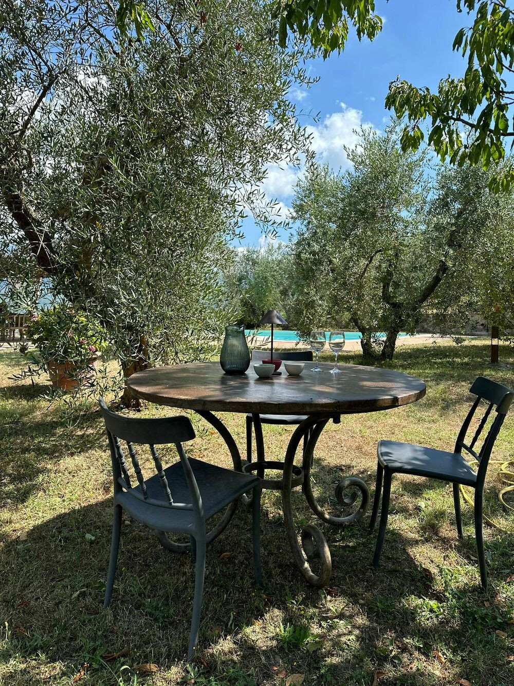 poggio-aperto-sitzplatz-garten-pool-seggiano-toskana